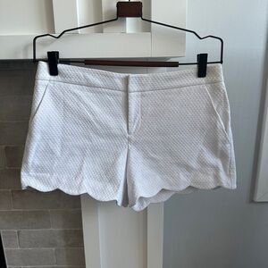 Club Monaco Elegant White Scalloped Women's Shorts| size 4